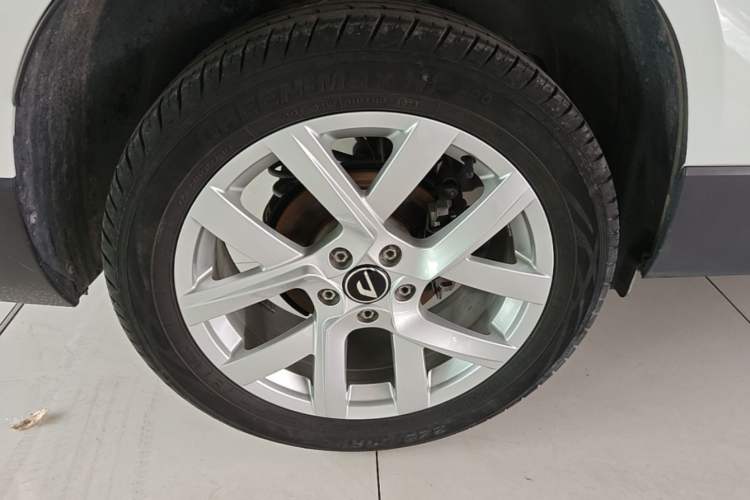 Used Jetta VS7 2023 280TSI Automatic Trend Edition Right Rear Wheel Hub