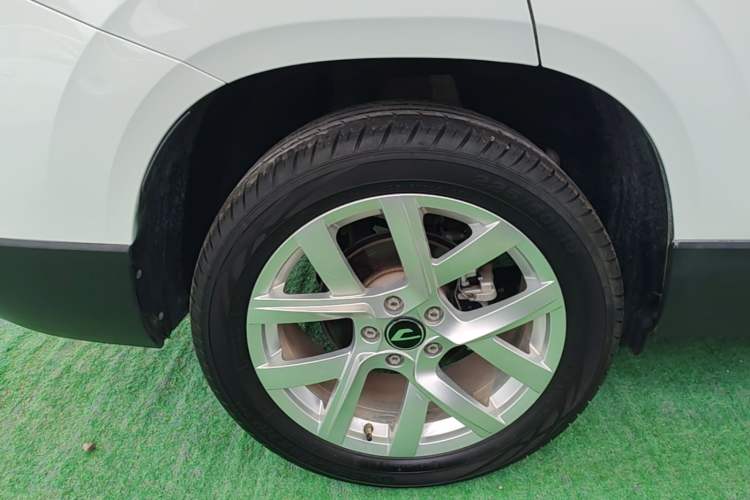 Used Jetta VS7 2023 280TSI Automatic Trend Edition Right Rear Wheel Hub