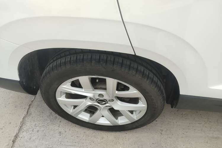 Used Jetta VS7 2023 280TSI Automatic Trend Edition Right Rear Wheel Hub