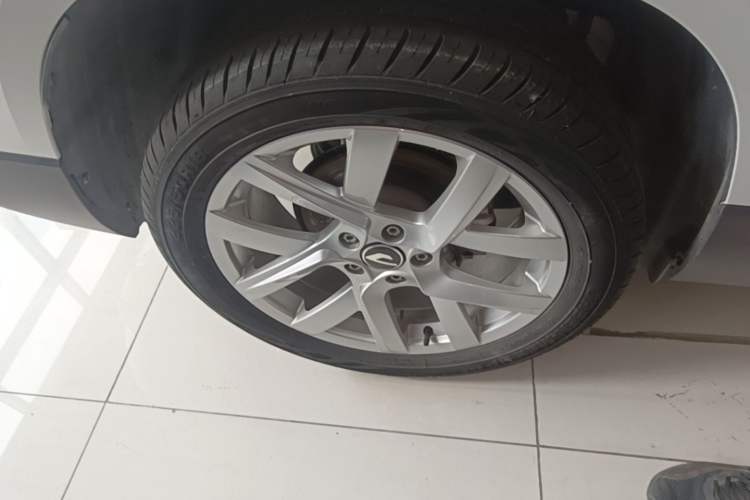 Used Jetta VS7 2023 280TSI Automatic Trend Edition Right Rear Wheel Hub
