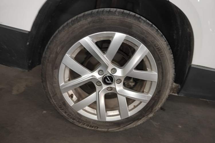 Used Jetta VS7 2023 280TSI Automatic Trend Edition Right Rear Wheel Hub