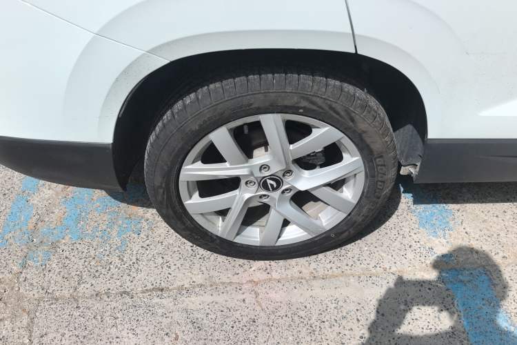 Used Jetta VS7 2023 280TSI Automatic Trend Edition Right Rear Wheel Hub