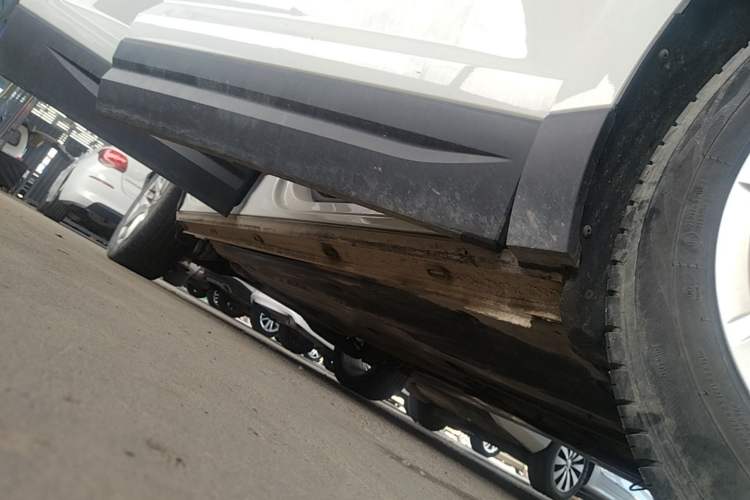 Used Jetta VS7 2023 280TSI Automatic Trend Edition Right Side Sill