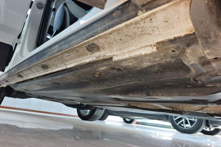 Used Jetta VS7 2023 280TSI Automatic Trend Edition Right Side Sill
