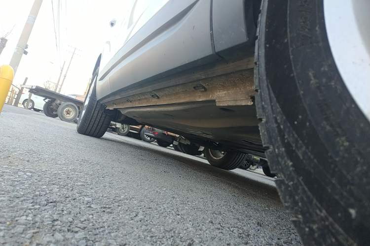 Used Jetta VS7 2023 280TSI Automatic Enjoyment Edition Right Side Sill