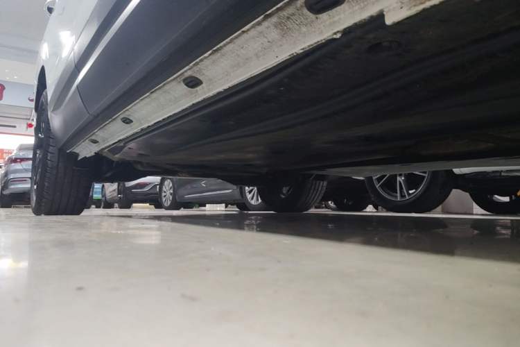 Used Jetta VS7 2023 280TSI Automatic High-Gloss Glory Edition Right Side Sill