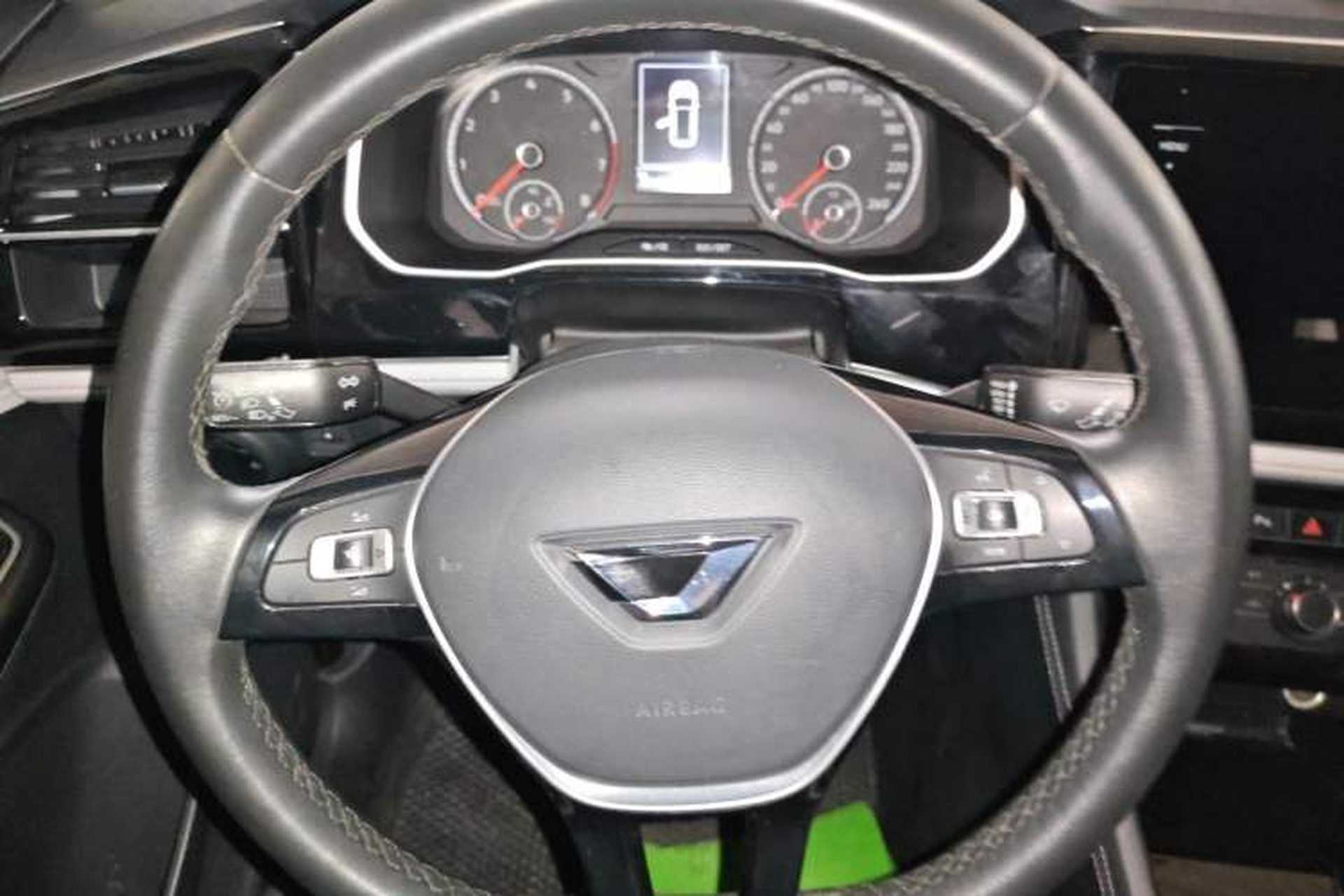 Used Jetta VS7 2023 280TSI Automatic Trend Edition Steering Wheel