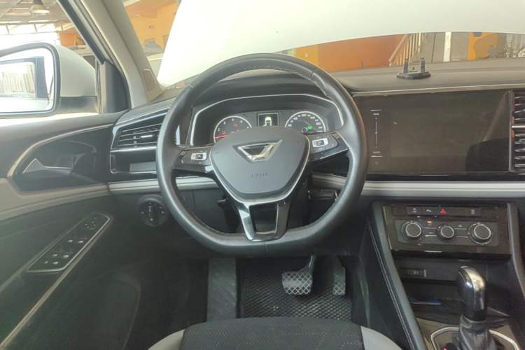 Used Jetta VS7 2023 280TSI Automatic Trend Edition Steering Wheel