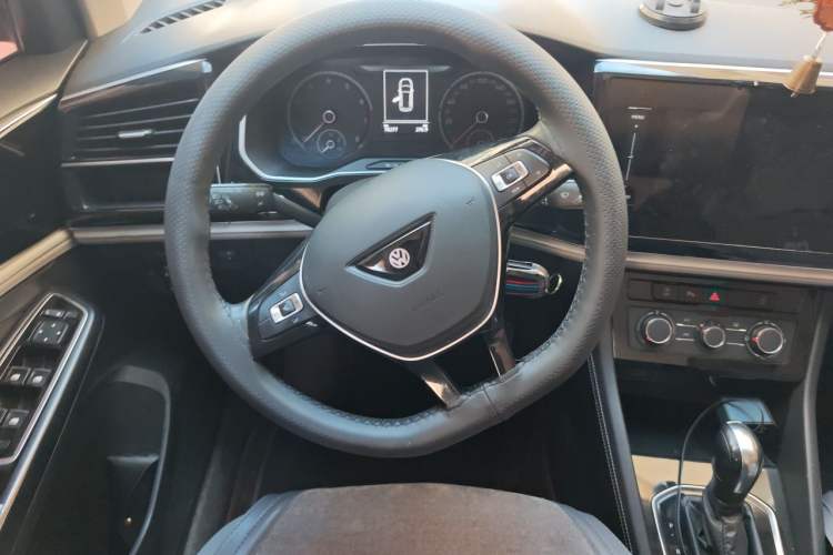 Used Jetta VS7 2023 280TSI Automatic Trend Edition Steering Wheel