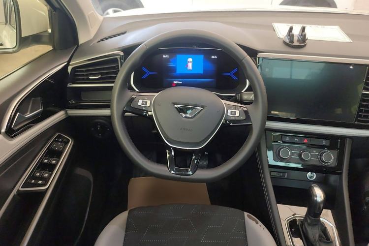 Used Jetta VS7 2023 280TSI Automatic Trend Edition Steering Wheel