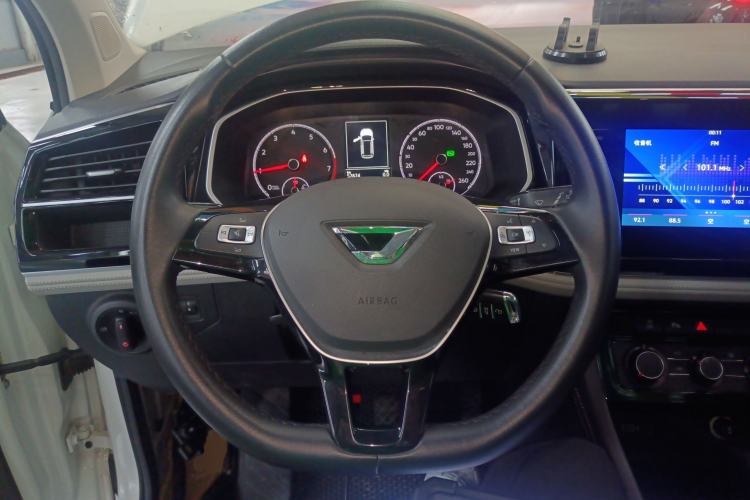 Used Jetta VS7 2023 280TSI Automatic Trend Edition Steering Wheel