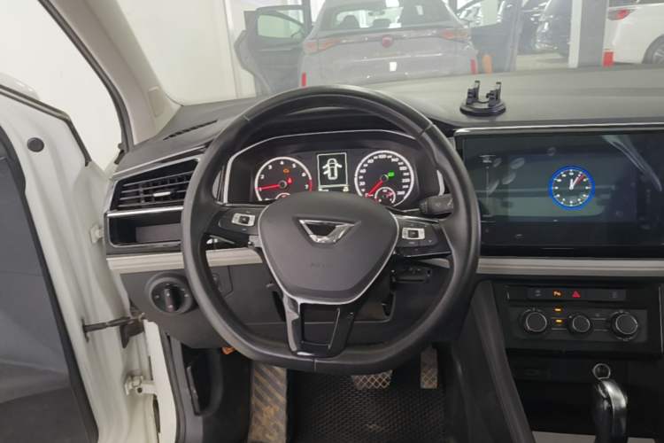 Used Jetta VS7 2023 280TSI Automatic Trend Edition Steering Wheel
