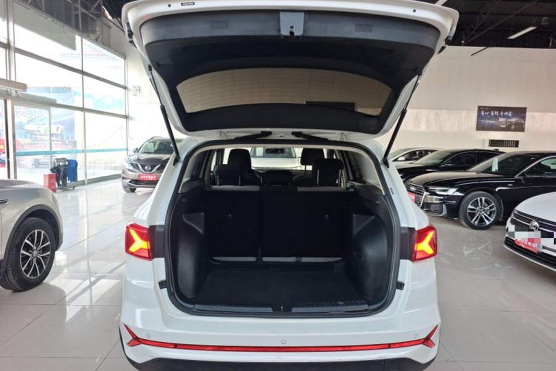 Used Jetta VS7 2023 280TSI Automatic Trend Edition Trunk