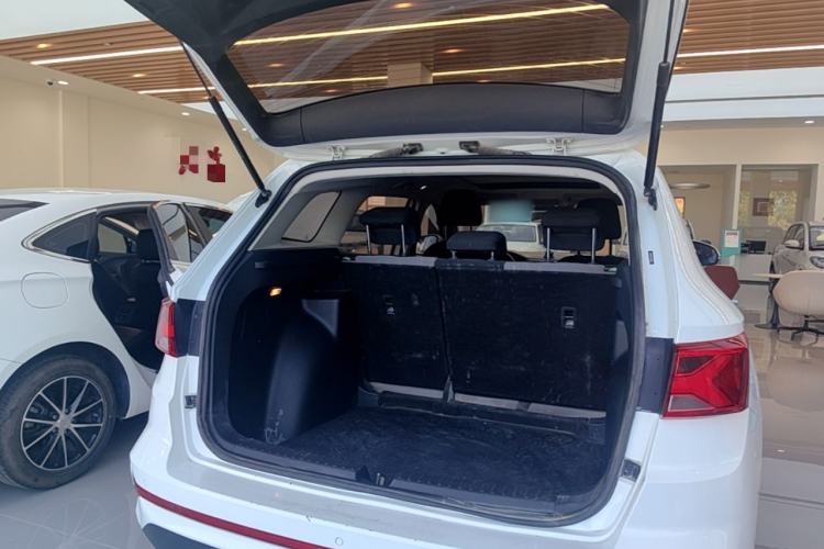 Used Jetta VS7 2023 280TSI Automatic Trend Edition Trunk