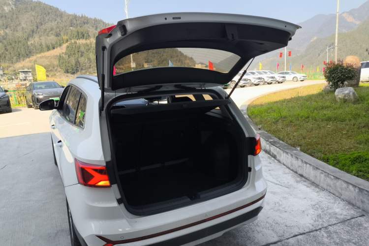 Used Jetta VS7 2023 280TSI Automatic Trend Edition Trunk