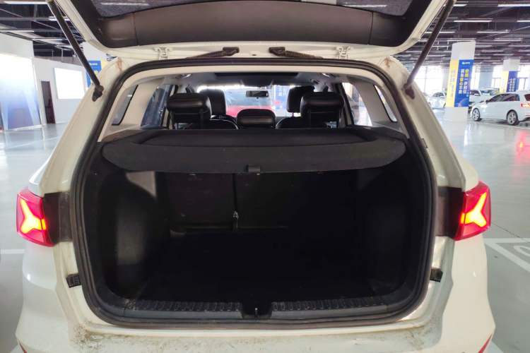 Used Jetta VS7 2023 280TSI Automatic Trend Edition Trunk