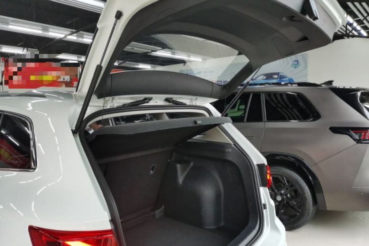 Used Jetta VS7 2023 280TSI Automatic Enjoyment Edition Trunk