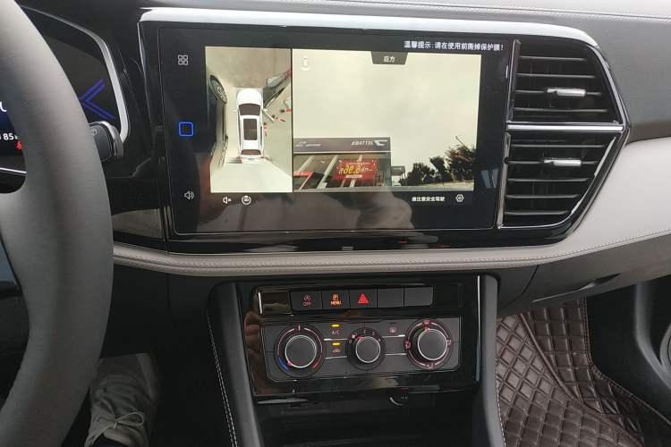 Used Jetta VS7 2024 280TSI Automatic Glory Edition Audio And AC Panel