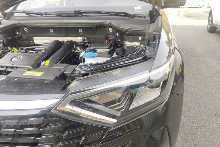 Used Jetta VS7 2024 280TSI Automatic Enjoyment Edition Engine Bay Left