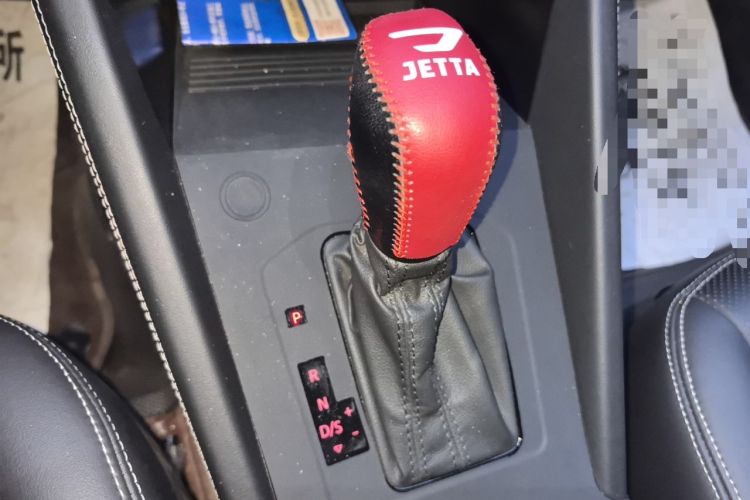 Used Jetta VS7 2024 280TSI Automatic Pioneer Edition Gear Lever