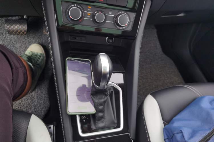 Used Jetta VS7 2024 280TSI Automatic Glory Edition Gear Lever