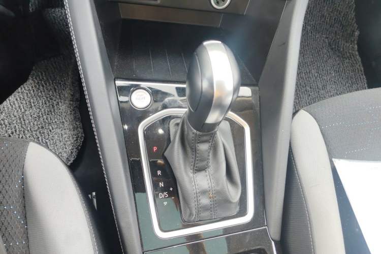 Used Jetta VS7 2024 280TSI Automatic Enjoyment Edition Gear Lever