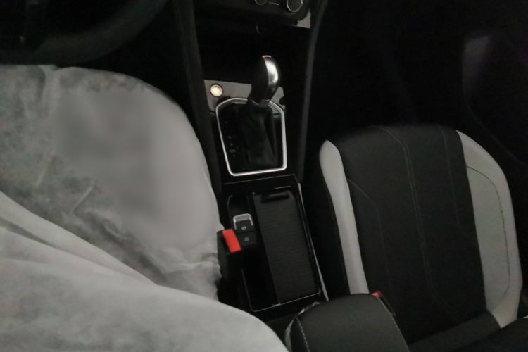 Used Jetta VS7 2024 280TSI Automatic Glory Edition Gear Lever