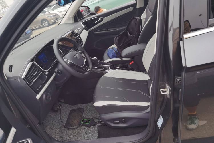 Used Jetta VS7 2024 280TSI Automatic Glory Edition Left Front Seat