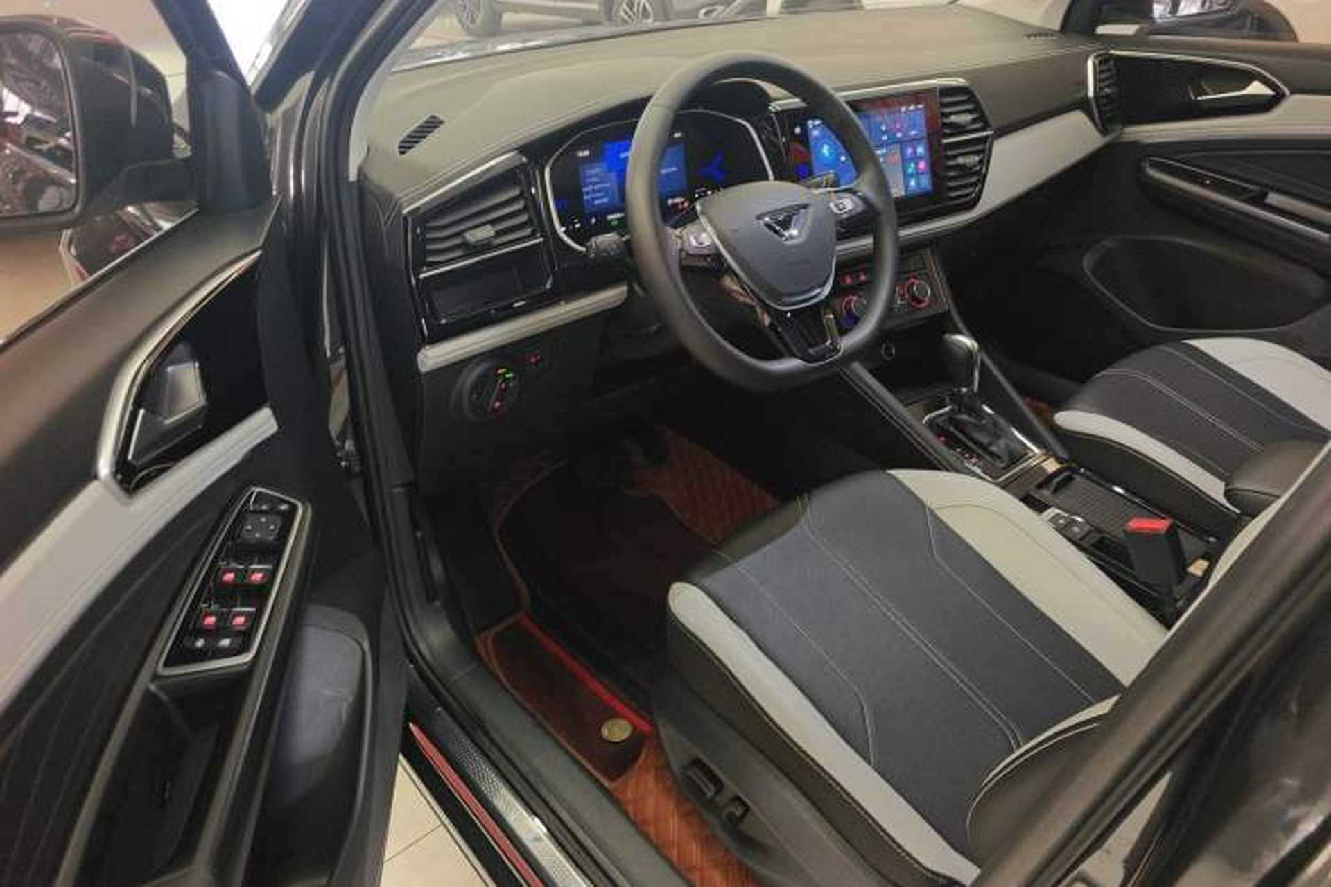 Used Jetta VS7 2024 280TSI Automatic Glory Edition Left Front Seat