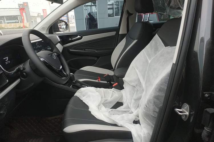 Used Jetta VS7 2024 280TSI Automatic Glory Edition Left Front Seat