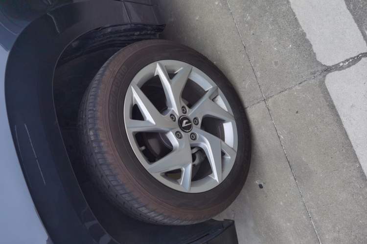Used Jetta VS7 2024 280TSI Automatic Glory Edition Left Front Wheel Hub