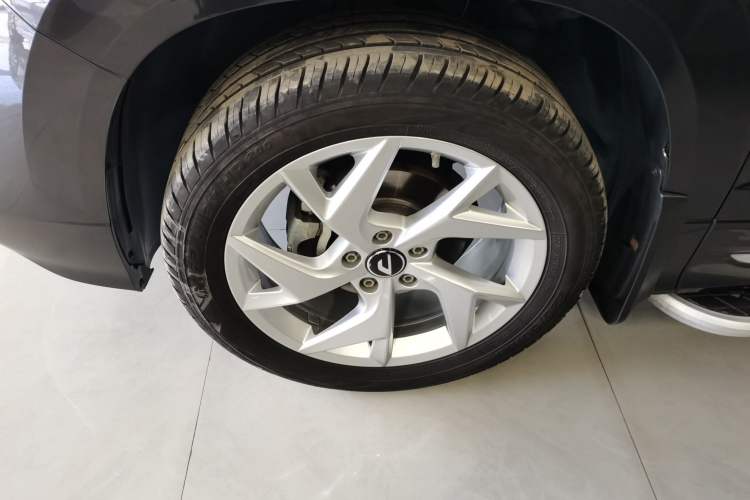 Used Jetta VS7 2024 280TSI Automatic Glory Edition Left Front Wheel Hub