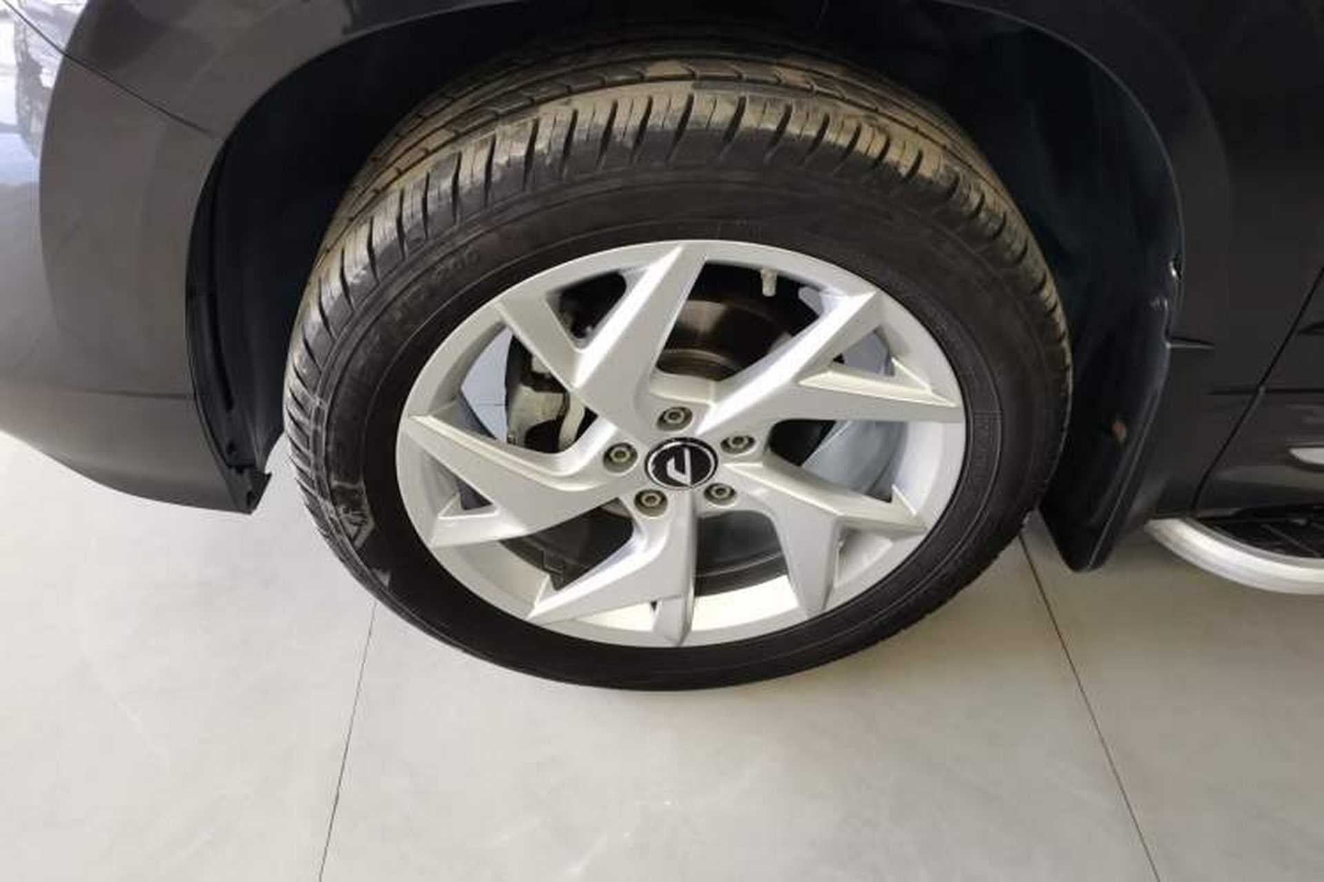 Used Jetta VS7 2024 280TSI Automatic Glory Edition Left Front Wheel Hub