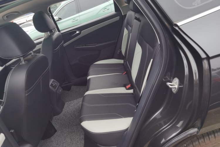 Used Jetta VS7 2024 280TSI Automatic Glory Edition Left Rear Seat