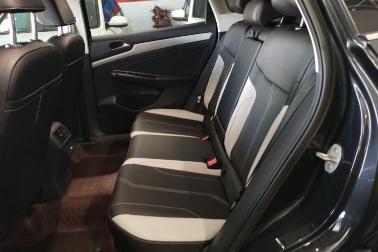 Used Jetta VS7 2024 280TSI Automatic Glory Edition Left Rear Seat