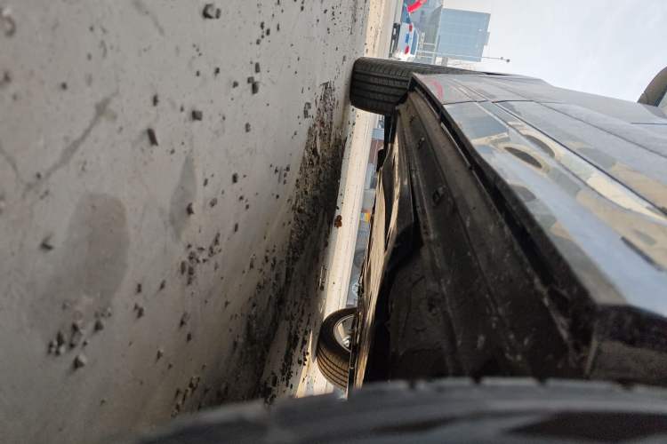 Used Jetta VS7 2024 280TSI Automatic Enjoyment Edition Left Side Sill