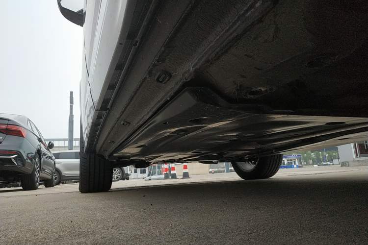 Used Jetta VS7 2024 280TSI Automatic Glory Edition Left Side Sill