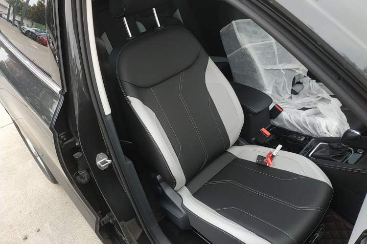 Used Jetta VS7 2024 280TSI Automatic Glory Edition Right Front Seat