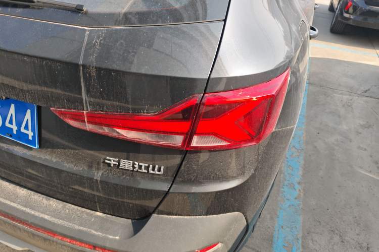 Used Jetta VS7 2024 Kaili Jiangshan 280TSI Automatic Glory Edition Right Rear Taillight