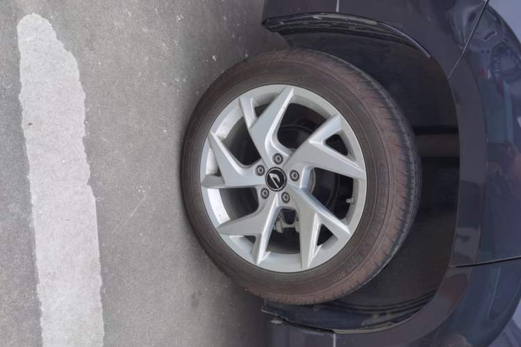 Used Jetta VS7 2024 280TSI Automatic Glory Edition Right Rear Wheel Hub