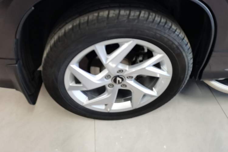Used Jetta VS7 2024 280TSI Automatic Glory Edition Right Rear Wheel Hub