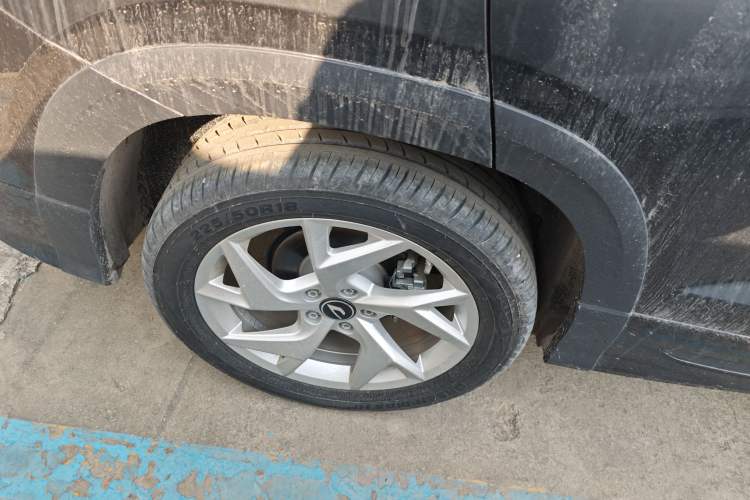Used Jetta VS7 2024 Kaili Jiangshan 280TSI Automatic Glory Edition Right Rear Wheel Hub