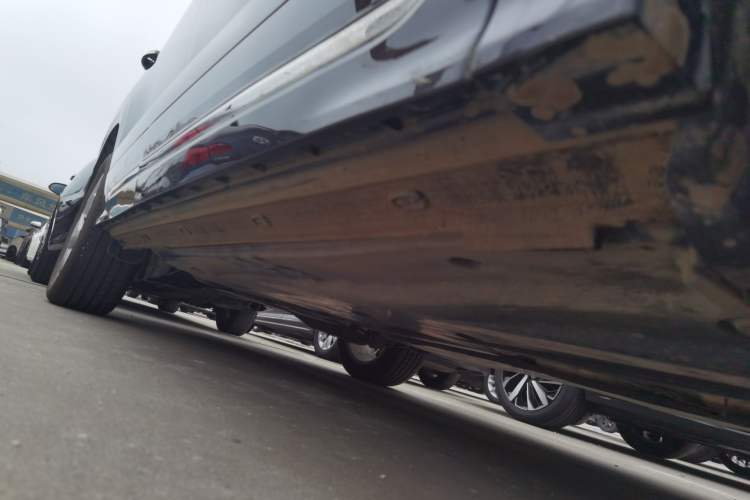 Used Jetta VS7 2024 280TSI Automatic Glory Edition Right Side Sill