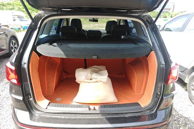 Used Jetta VS7 2024 280TSI Automatic Glory Edition Trunk