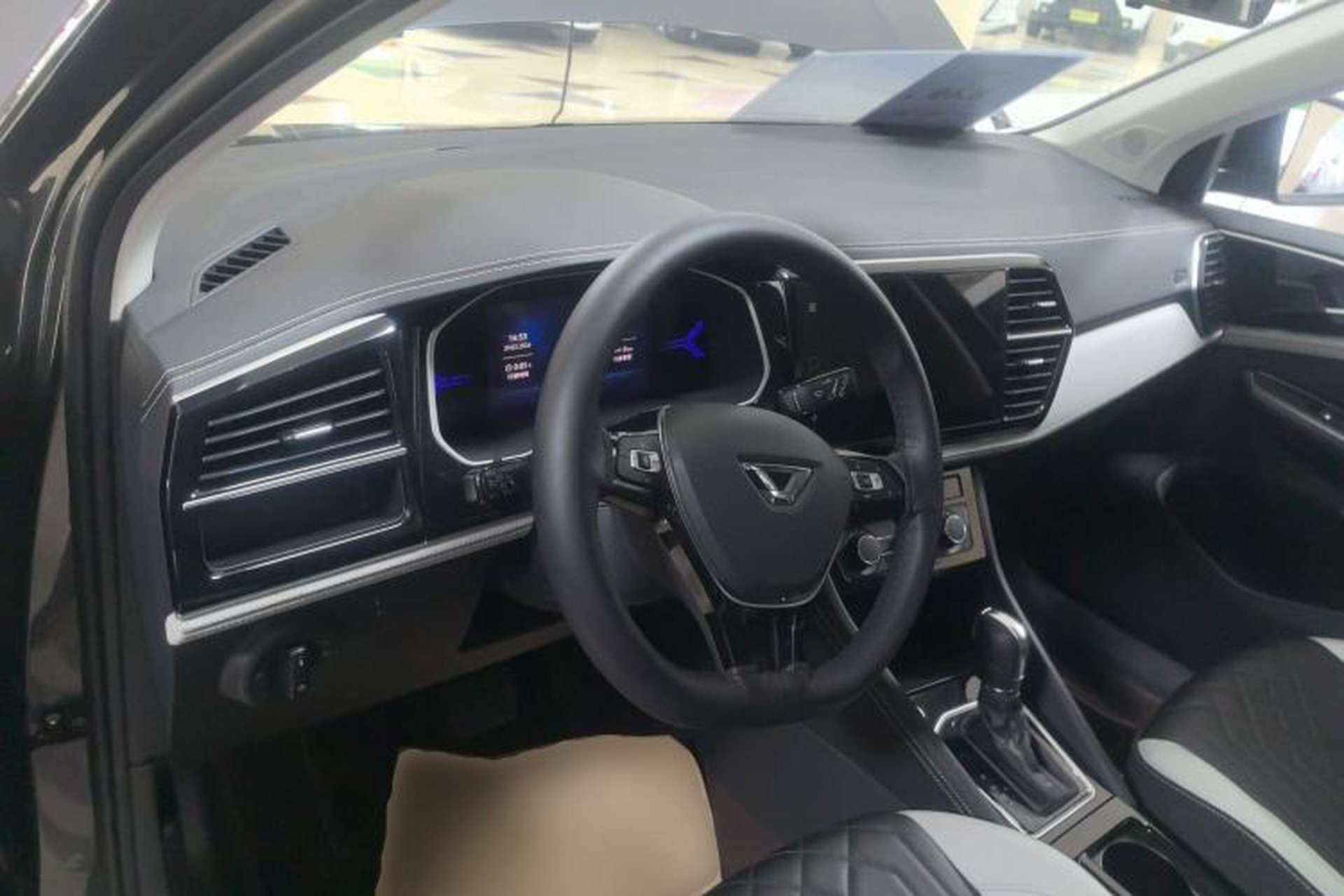 Used Jetta VS7 2024 Kaili Jiangshan 280TSI Automatic Glory Edition Center Console