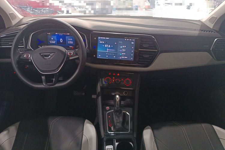 Used Jetta VS7 2024 280TSI Automatic Glory Edition Center Console
