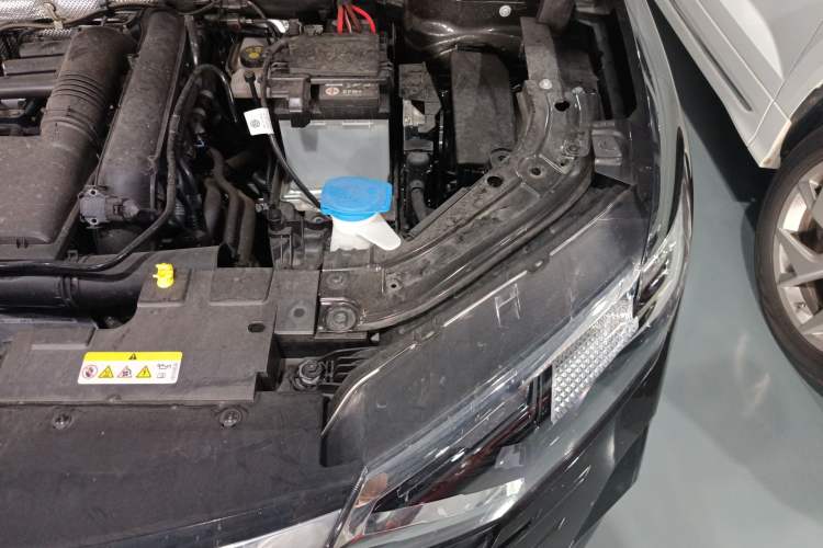Used Jetta VS7 2024 280TSI Automatic Glory Edition Engine Bay Left