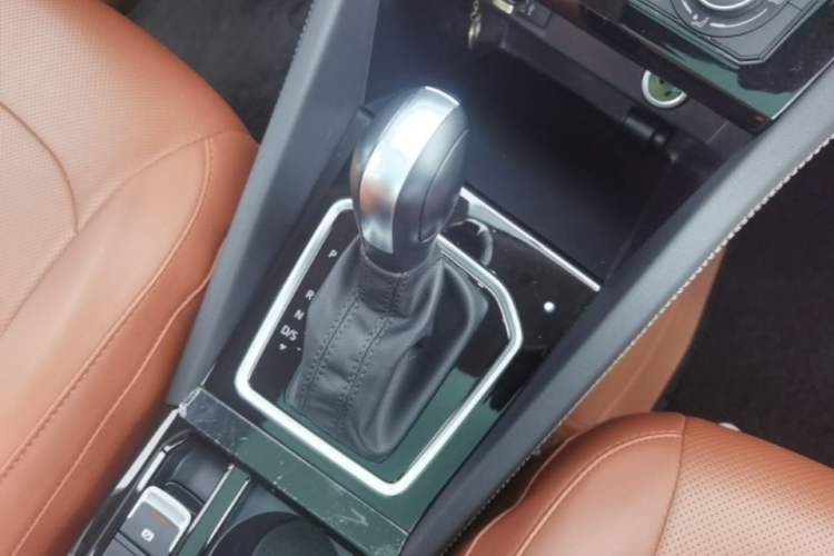 Used Jetta VS7 2024 280TSI Automatic Pioneer Edition Gear Lever
