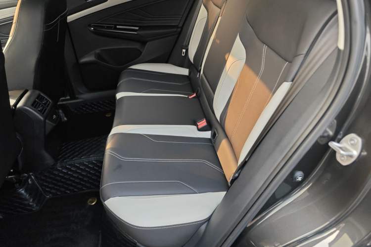Used Jetta VS7 2024 280TSI Automatic Glory Edition Left Rear Seat