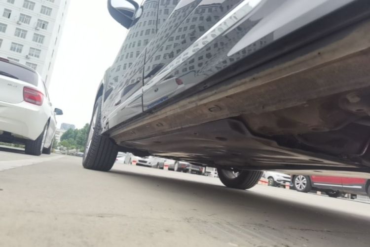 Used Jetta VS7 2024 280TSI Automatic Pioneer Edition Left Side Sill